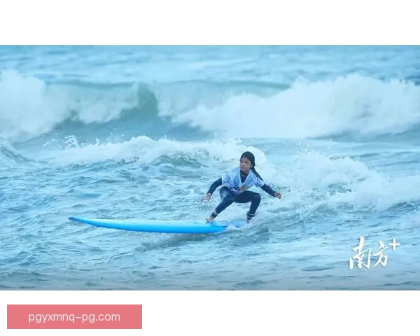 全球冲浪赛事持续热潮，海浪与热血同舞