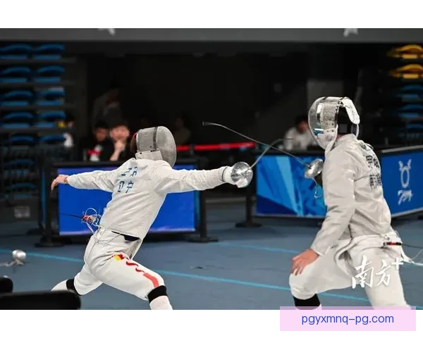 击剑冠军：铸剑传奇，花开一刻芳华